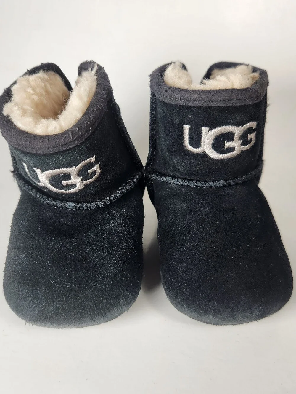 UGG Toddler Classic Mini Bootie Size 2/3 EU 18 Black Suede Sheepskin Lined Shoe